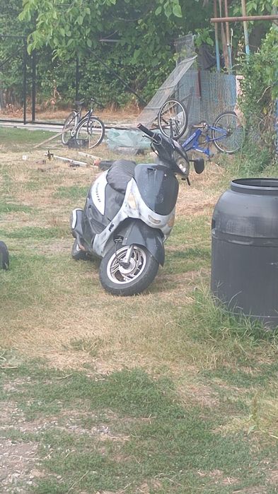 Vând scuter gy6 întreținut