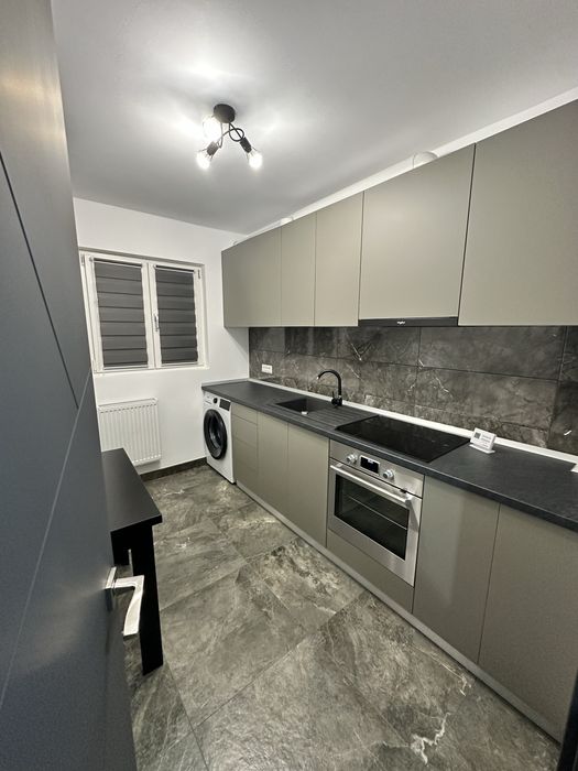 Ofer apartament spre inchiriere