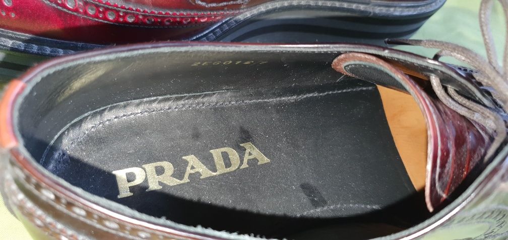 Vand pantofi Prada