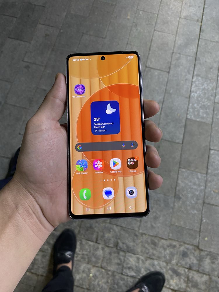 Samsung A73 telefoni sotiladi