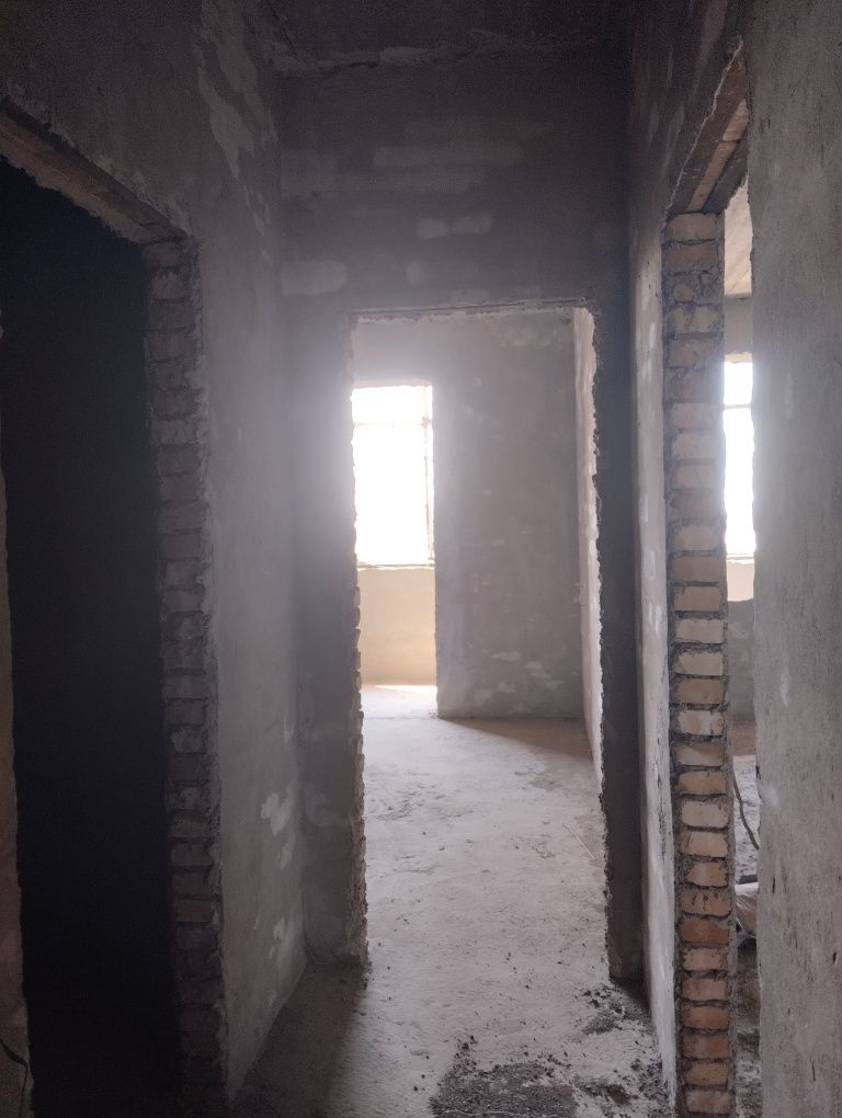 Квартира, кирпич,лифт есть,300 м²