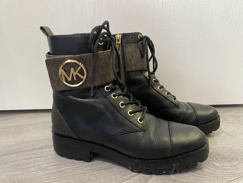 Черни боти на Michael Kors