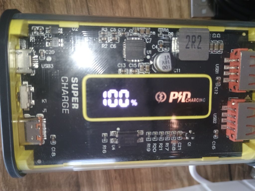 Power Bank,baterie externa  ,20.000 mAh,încărcare rapidă ,4 porturi