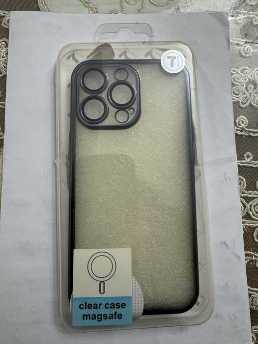 Срочно продаю чехлы от Айфон 13 про и 12