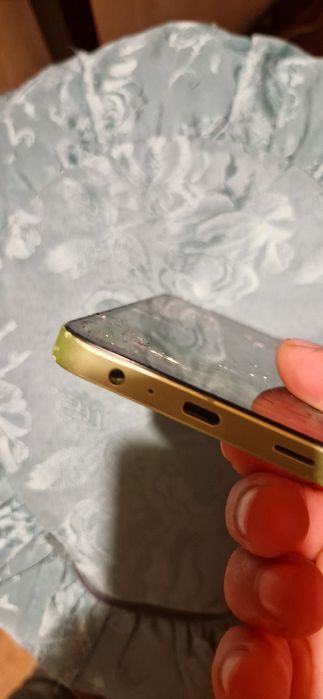 Samsung A15 sticla crapata fuctioneaza impecabil