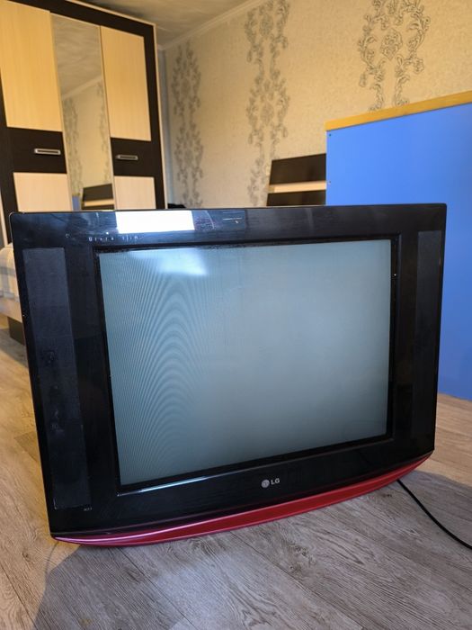 Продам Телевизор LG