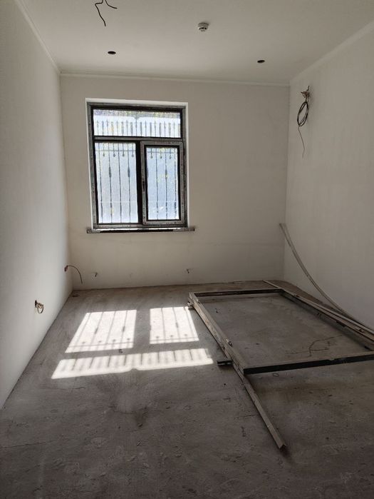 Продается офисное здание Эко базар