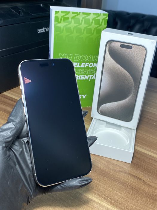 iPhone 15 Pro • 256 GB • Natural Titanium