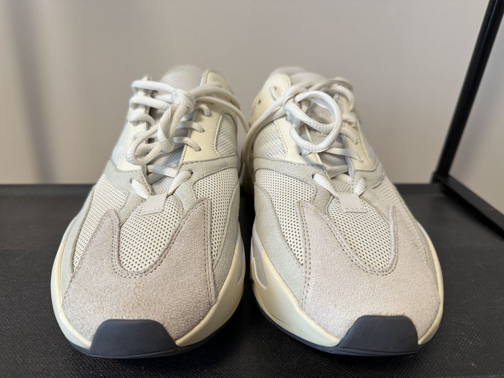 Yeezy Boost 700 "Analog" маратонки