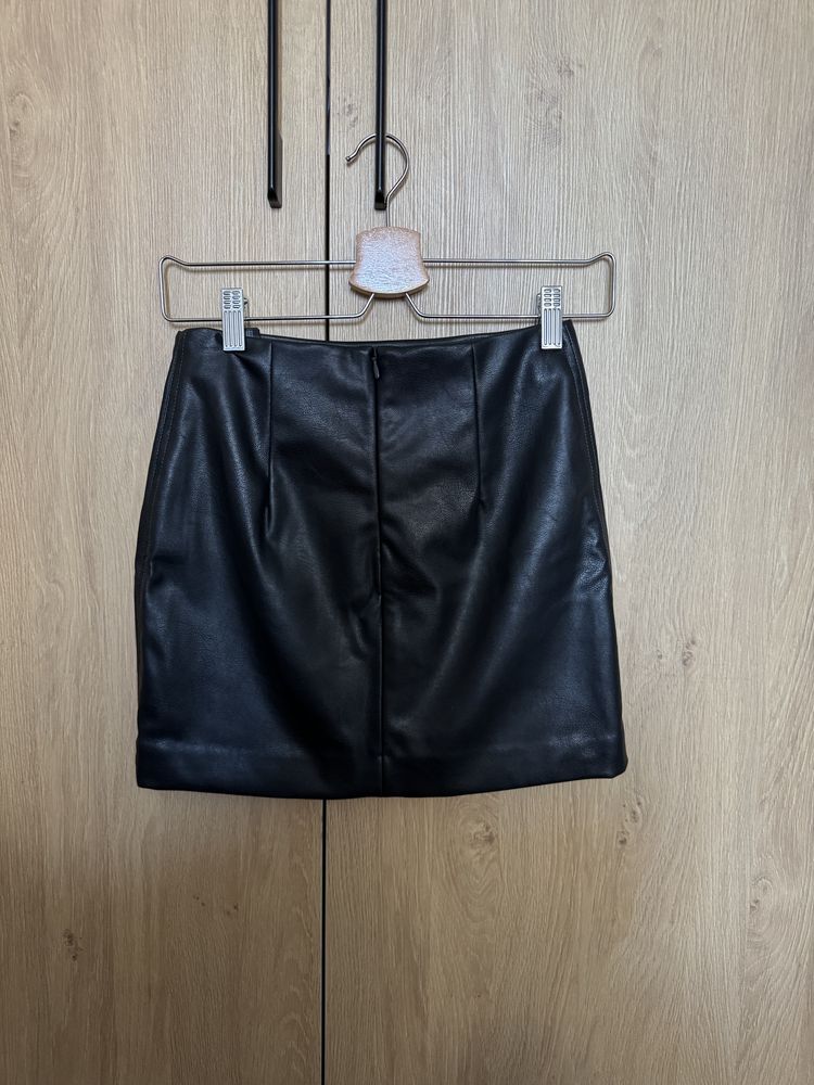 Юбка мини H&M из экокожи
