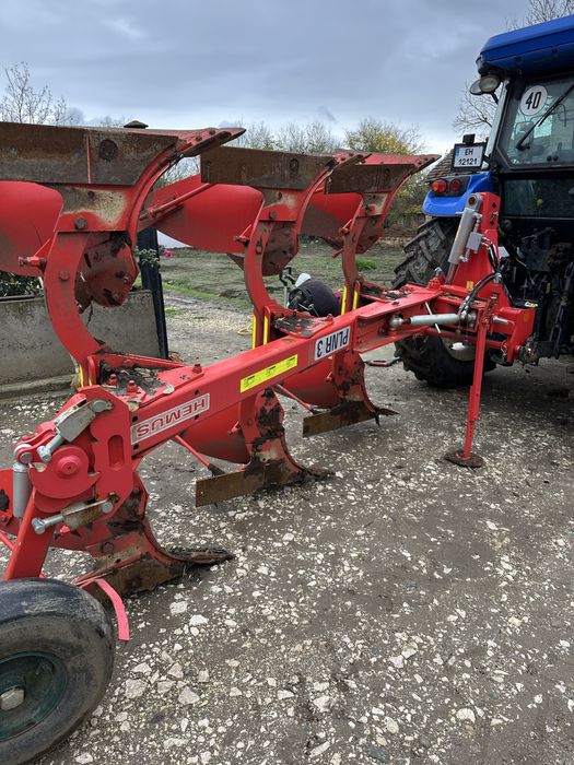 Трактор New Holland TD5.95 с плуг Madara