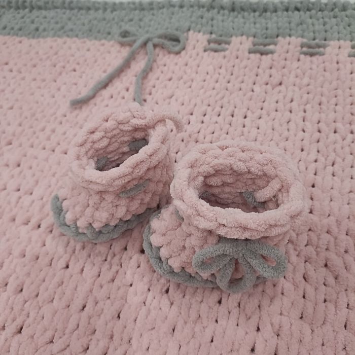 Комплект для новорожденных, пинетки, плед