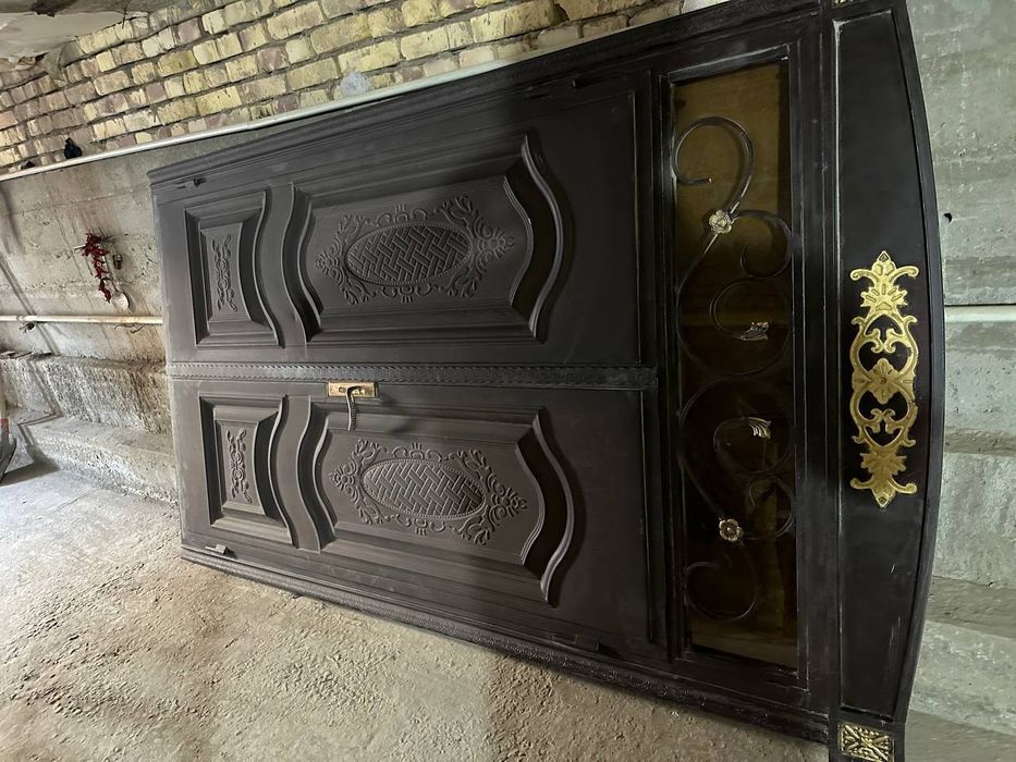 Темир эшик сотилади