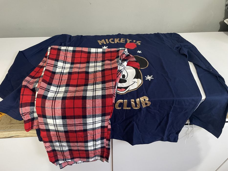 Еднакви мъжка и детска коледни нощници