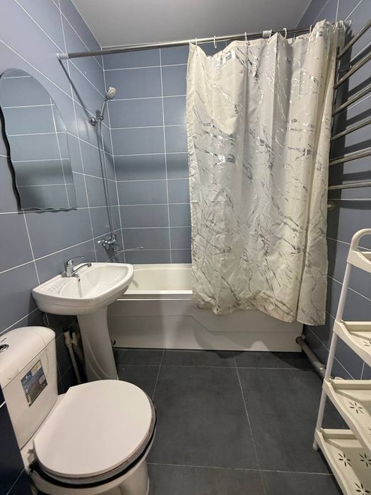 Аренда 
Пустая квартира голден хаус паркенский