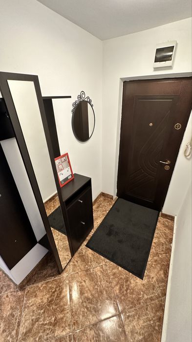 Ap 2 cam recent modernizat, central Str 1 Decembrie, parcare