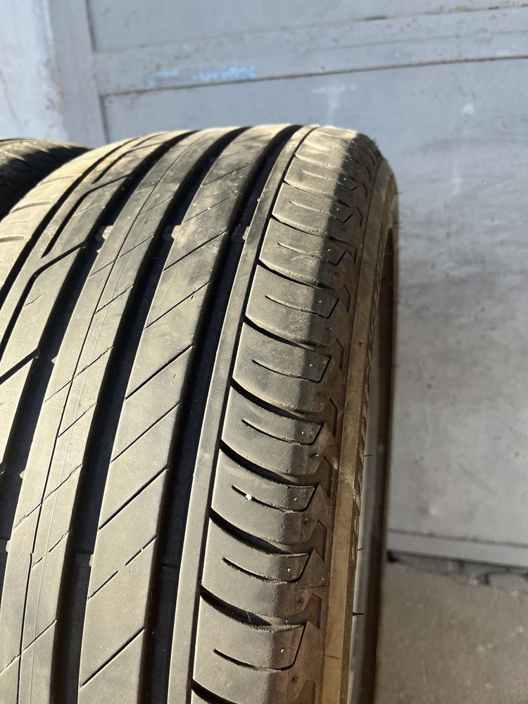 2 бр. летни гуми 215/50/18 Bridgestone DOT 1119 5 mm