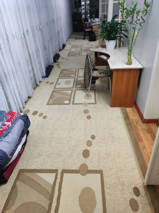 Продаются ковры почти в новом состоянии