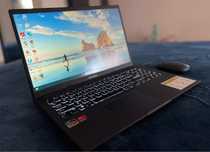 Laptop ASUS Vivobook Ryzen 5 / 8GB RAM / SSD 512GB + accesorii