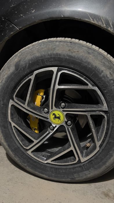 Diska sotiladi 15 damasgayam tushadi hozir jentirada turibdi