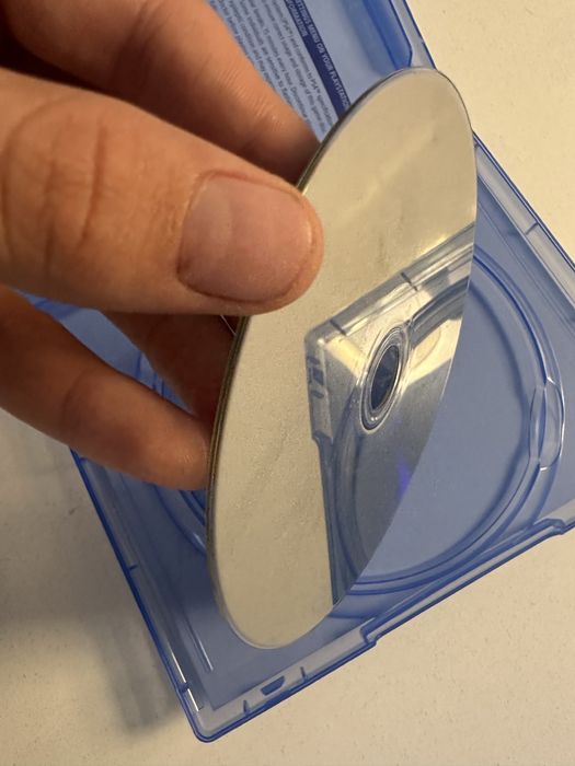 Vand doua jocuri de ps4/5