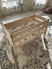 Детская кровать с матрасом деревянная