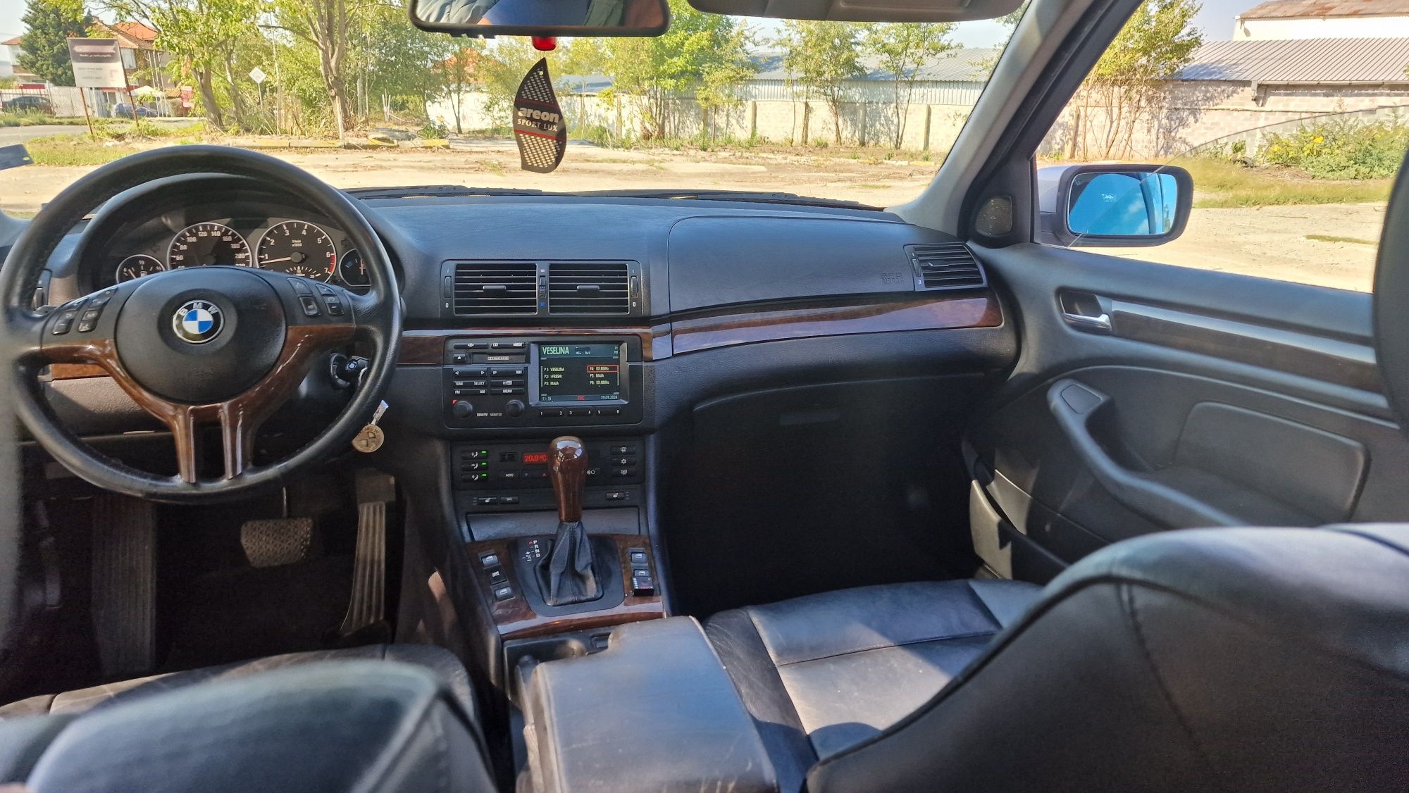 Продавам или заменям БМВ Е 46 330XI