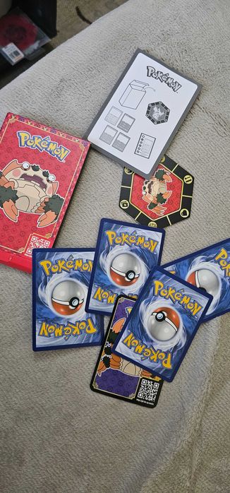 cutie cu cartonase pokemon