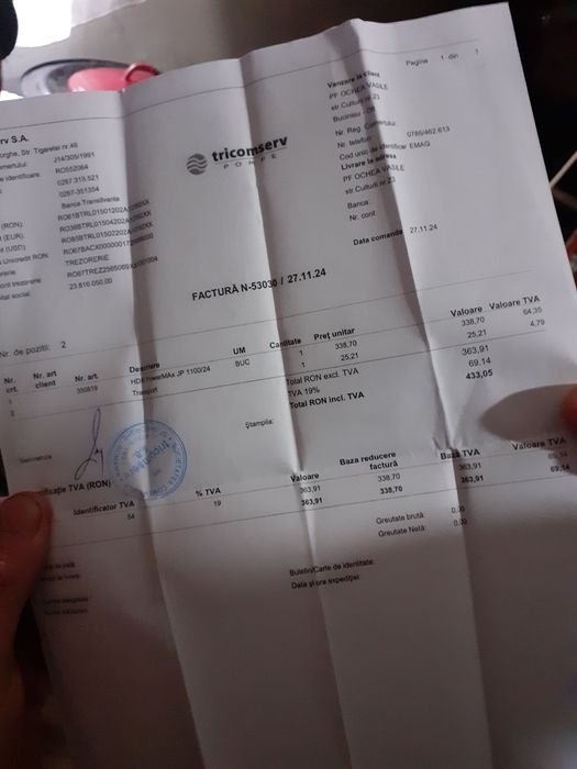Vând hidrofor nou nouț, cu tot cu act venit.