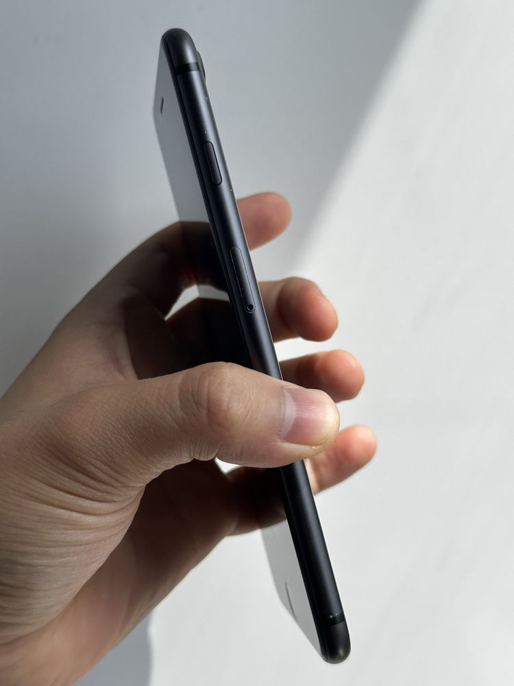 IPhone 8 Plus в отличном состоянии
