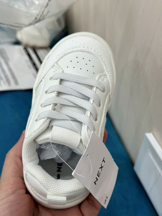 Продам кроссовки детские