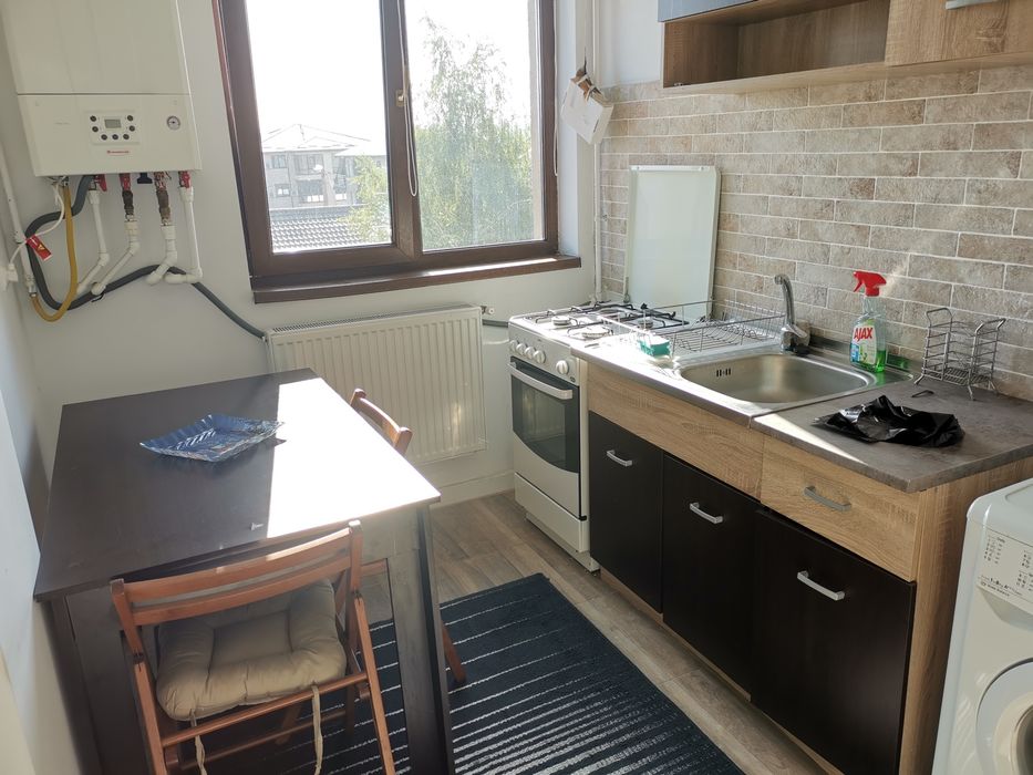 CUG, impecabil, 1 CD, 40 mp, 300 euro / lunar