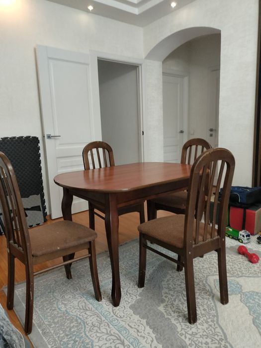 Продам стол со стулями