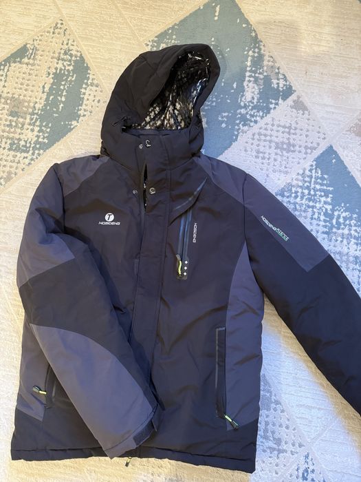 Зимний пуховик в хорошем состоянии