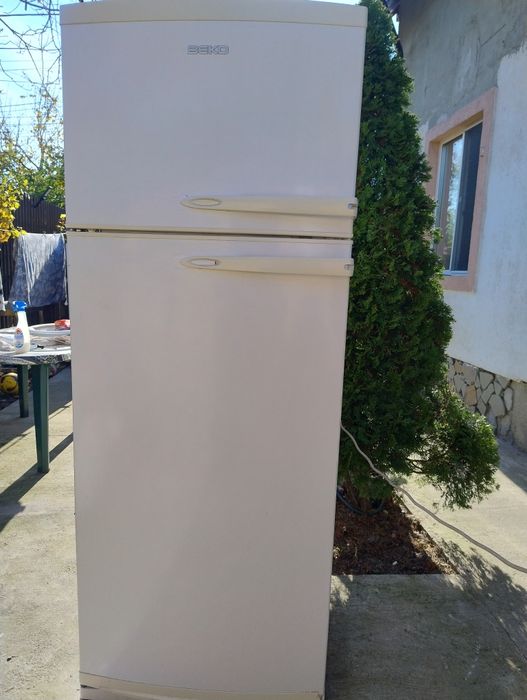 Vând frigider Beko