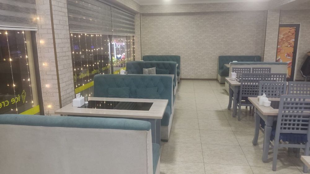 Stol stul divan kafe uchun sotiladi