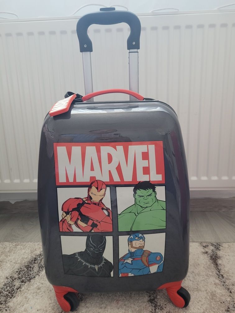 Troller Marvel pentru copii
