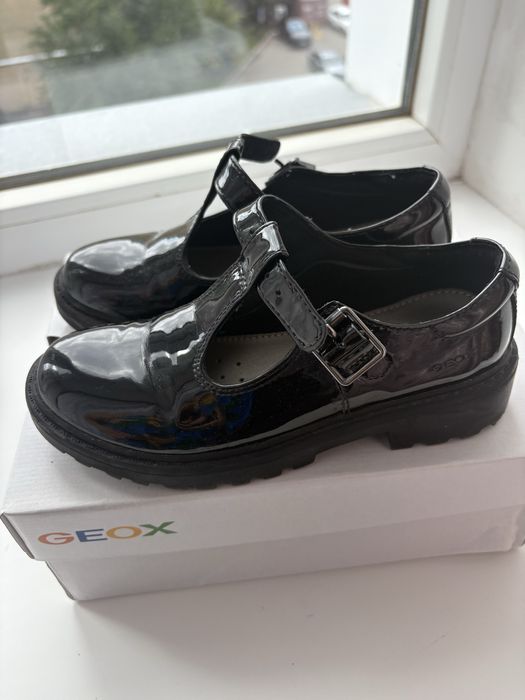 Продам туфли Geox