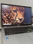Новый ноутбук ASUS (работает от зарядки)