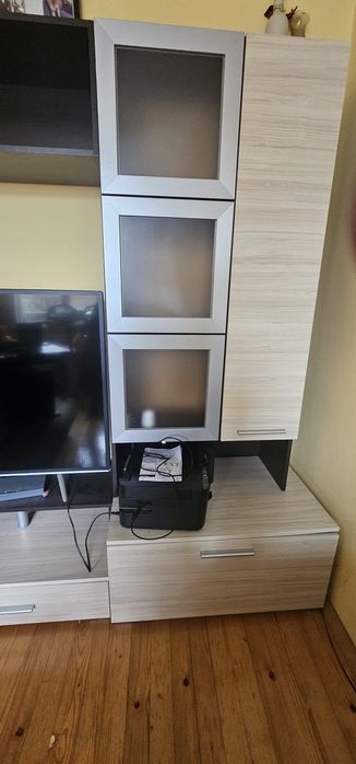 Продавам секция.