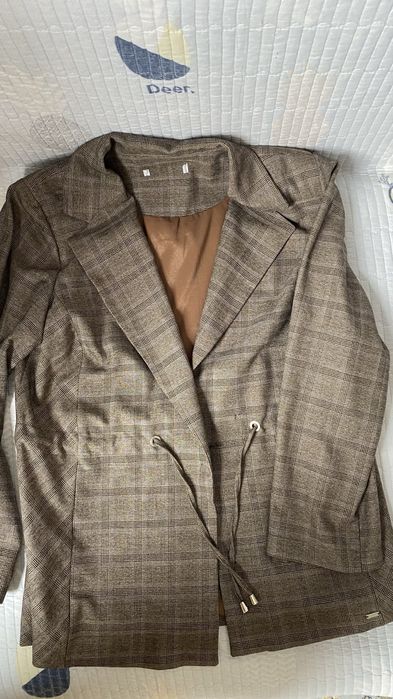 Женский костьюм с брюками (классический)