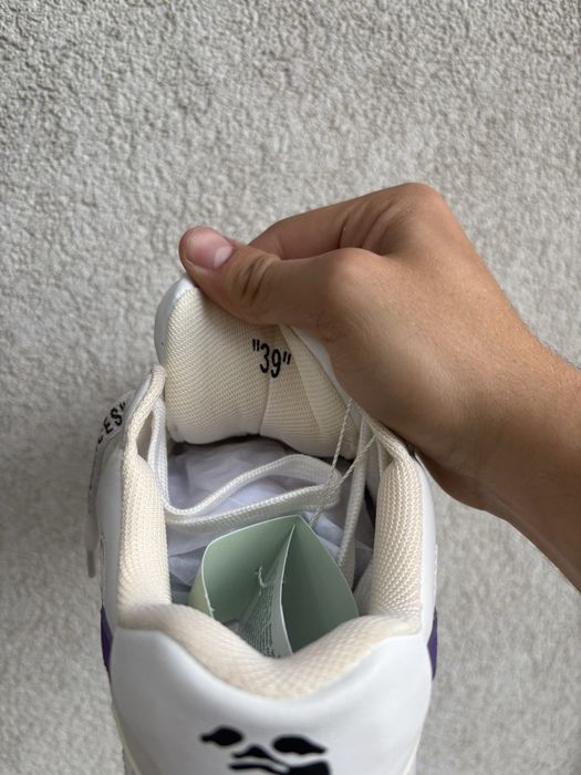 Off White out of office