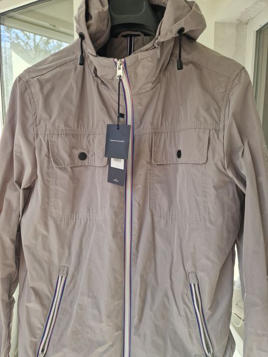 Чисто ново спортно яке Tommy Hilfiger