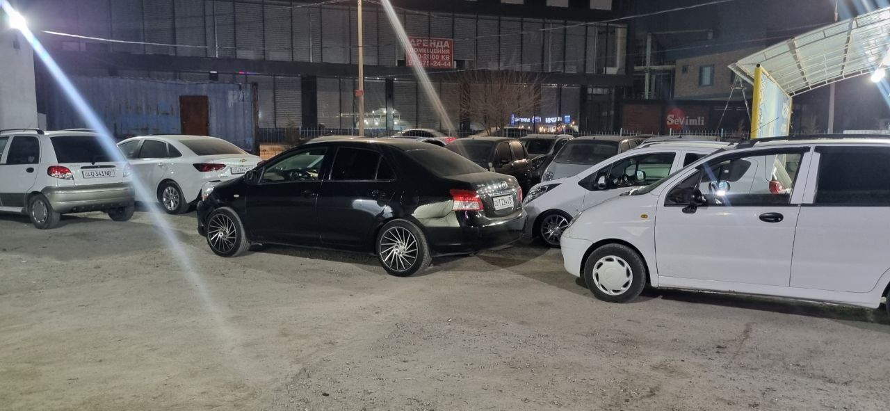 Tayota yaris yilli 2006