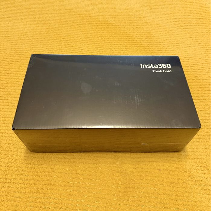 Екшън камера Insta360 X5 Starter Bundle ЧИСТО НОВА