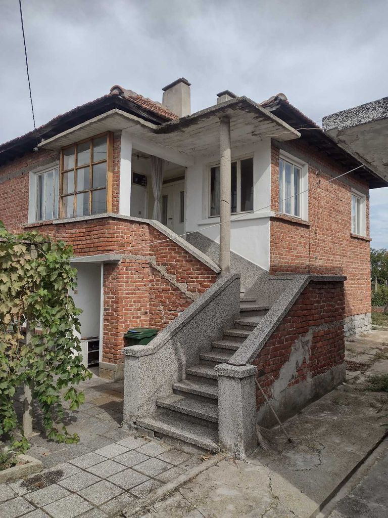 Продава се Къща в Елхово - 120 кв.м за 468 €/кв.м - Снимка #1