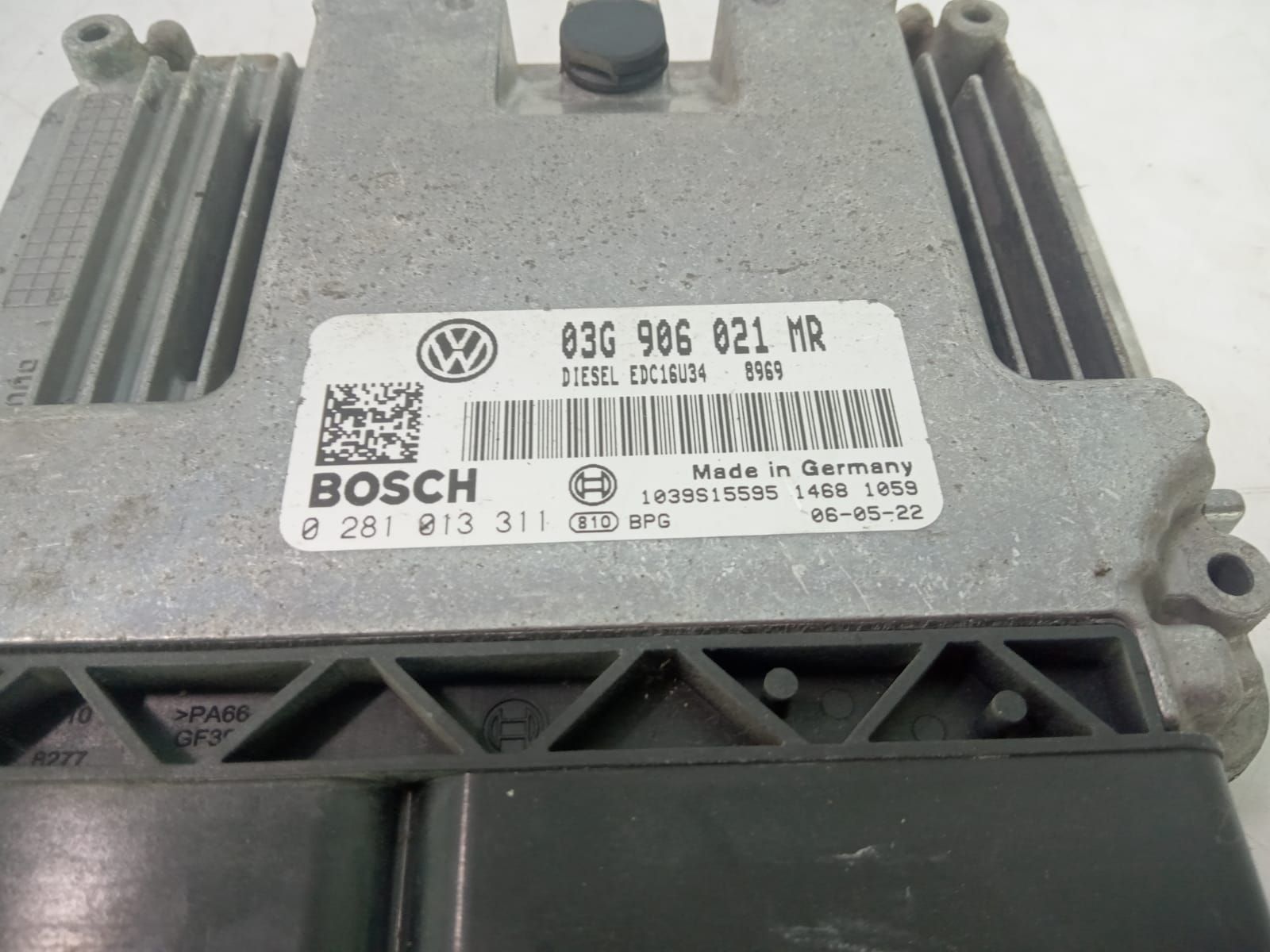 Calculator motor ecu 2.0 tdi bmp 03g906021mr 0281013311 Volkswagen VW