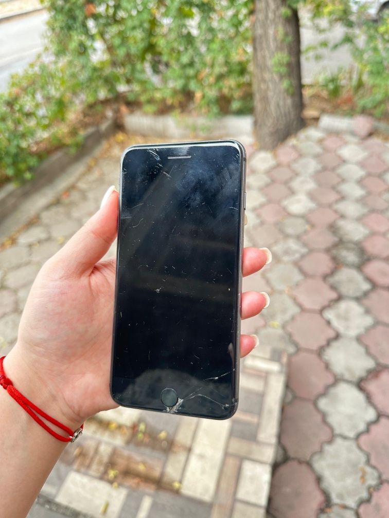 iPhone 8 plus 64g