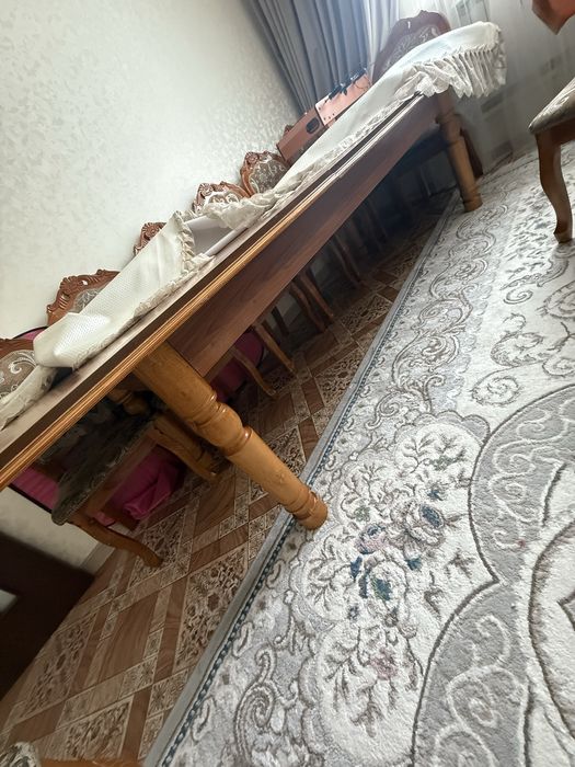 Продам стол и стулья