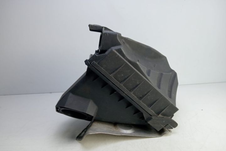 Carcasa filtru aer   2.0 benzina 06B133835BD Audi A4 B6